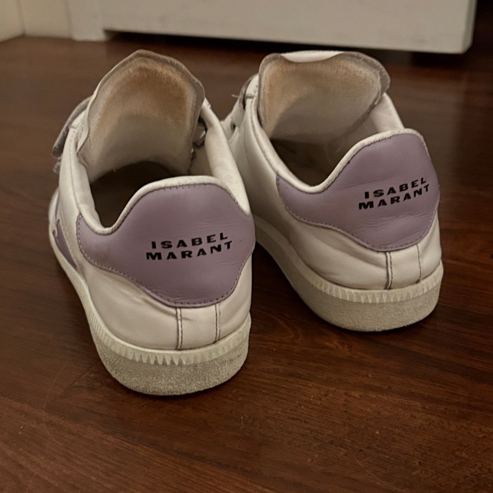 Isabel Marant White Leather Sneakers with Lilac Accent - Picture 4 of 5